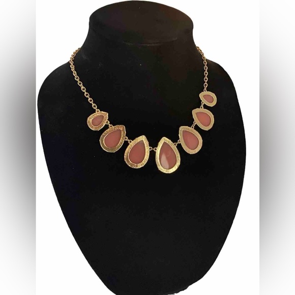 Beautiful Peach Adjustable Statement Necklace - Picture 7 of 12